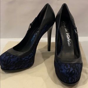 Pour La Victoire Black and Blue Leather/Lace Pumps